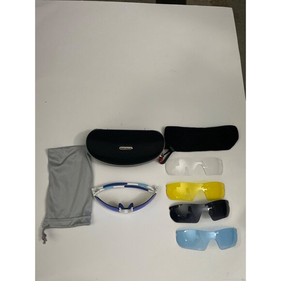Torege Polarized Sports Sunglasses With 5 Interchangeable Lenses & Accessories - Picture 2 of 9